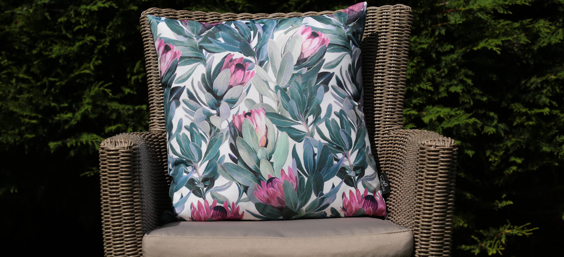 Enchanting Scatter Cushions Tropical Palm Leaf