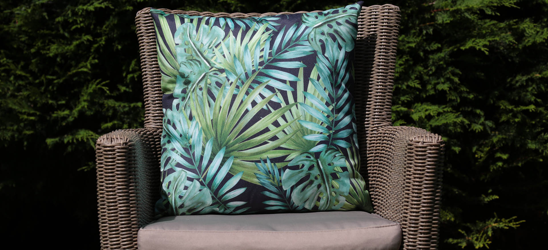 Enchanting Scatter Cushions Tropical Fantasy